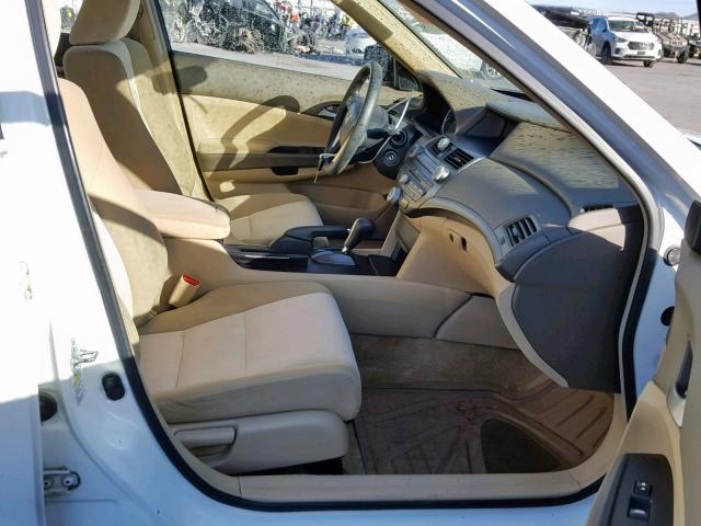 1HGCP26418A021896 - 2008 HONDA ACCORD LXP WHITE photo 5