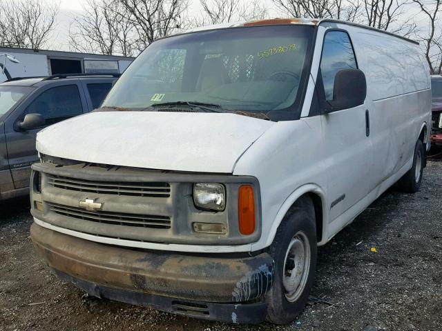 1GCFG29M121144743 - 2002 CHEVROLET EXPRESS G2 WHITE photo 2