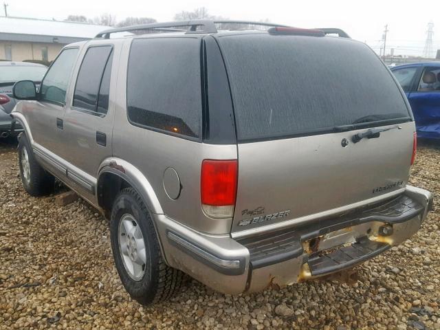 1GNDT13W0W2173133 - 1998 CHEVROLET BLAZER BEIGE photo 3