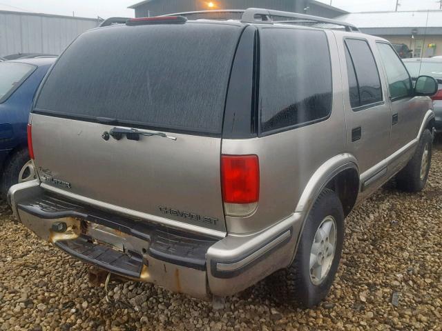 1GNDT13W0W2173133 - 1998 CHEVROLET BLAZER BEIGE photo 4