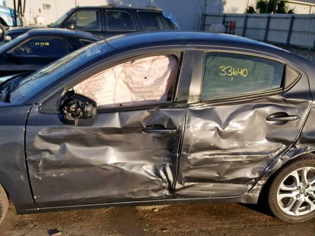 3MYDLBZV0GY135466 - 2016 TOYOTA SCION IA GRAY photo 10