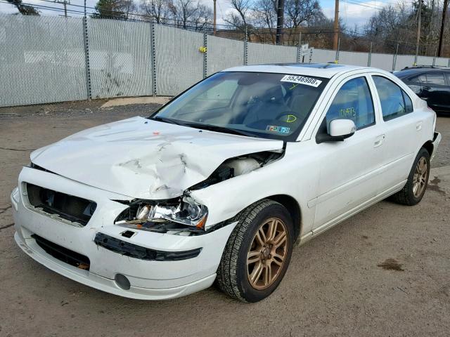 YV1RH592282699398 - 2008 VOLVO S60 2.5T WHITE photo 2