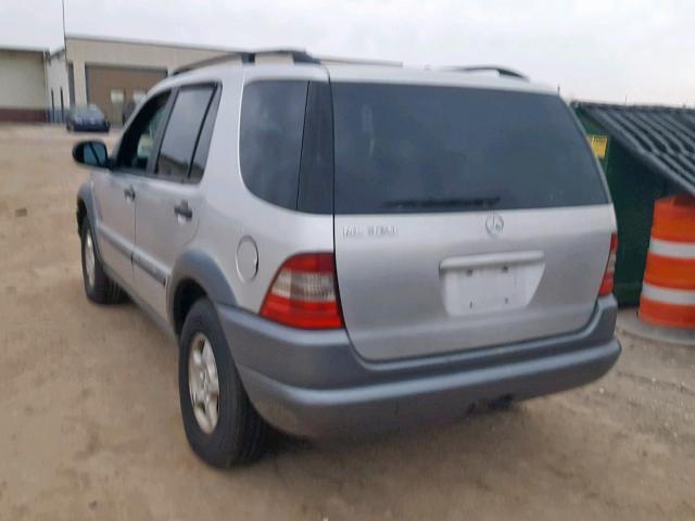 4JGAB54E8WA011439 - 1998 MERCEDES-BENZ ML 320 GRAY photo 3