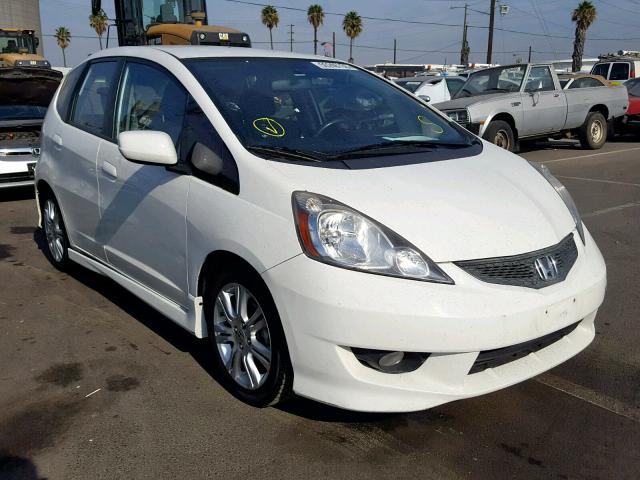 JHMGE8H59BC018026 - 2011 HONDA FIT SPORT WHITE photo 1