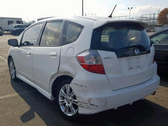 JHMGE8H59BC018026 - 2011 HONDA FIT SPORT WHITE photo 3