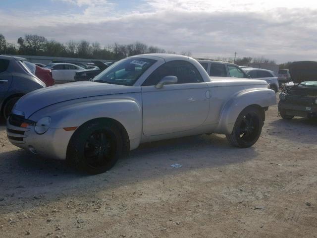1GCES14H65B119785 - 2005 CHEVROLET SSR 银色 照片 2
