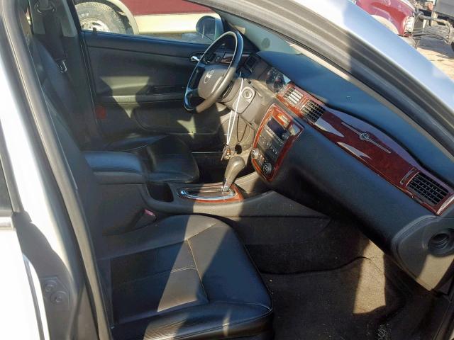 2G1WD58C989150693 - 2008 CHEVROLET IMPALA SUP 灰色 照片 5