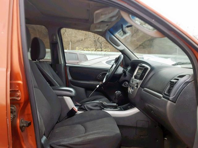 4F2YZ04155KM07206 - 2005 MAZDA TRIBUTE S ORANGE photo 5