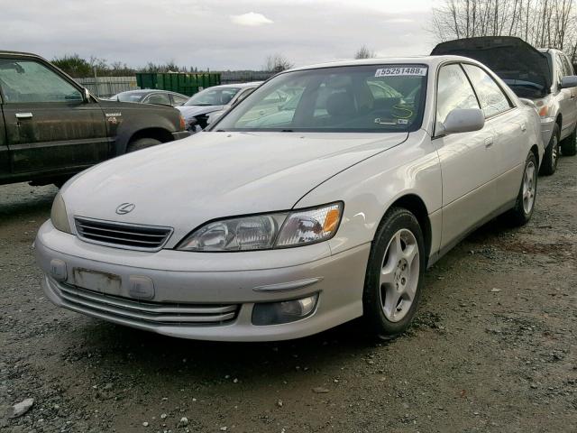 JT8BF28G0Y5103646 - 2000 LEXUS ES 300 WHITE photo 2