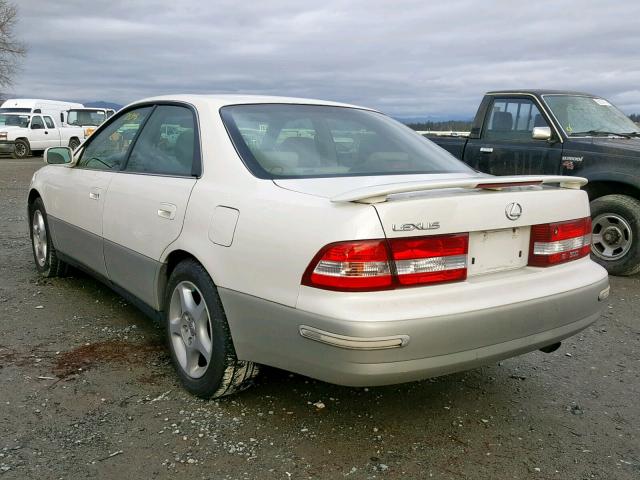 JT8BF28G0Y5103646 - 2000 LEXUS ES 300 WHITE photo 3