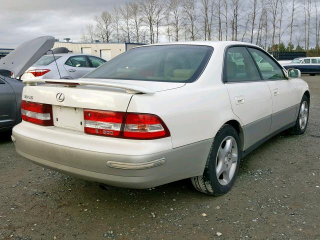 JT8BF28G0Y5103646 - 2000 LEXUS ES 300 WHITE photo 4