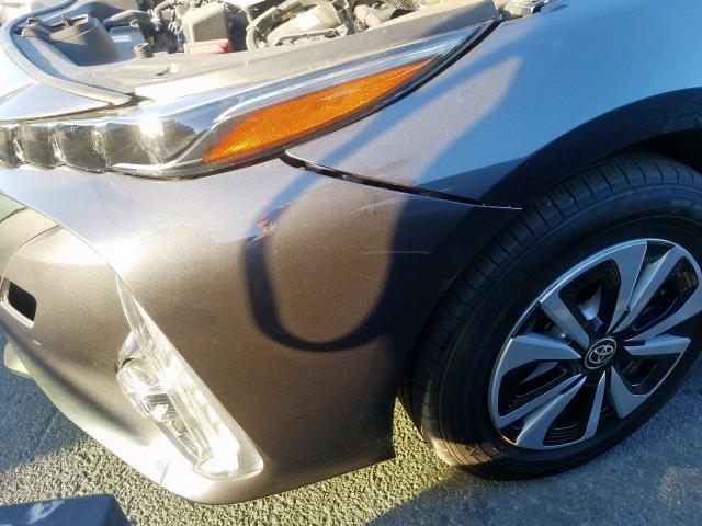 JTDKARFP8J3077245 - 2018 TOYOTA PRIUS PRIM 石墨色 照片 9