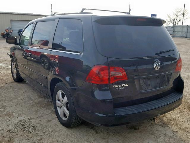 2V4RW3DGXBR806232 - 2011 VOLKSWAGEN ROUTAN SE BLACK photo 3