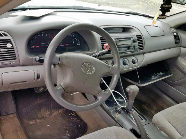 4T1BE32K92U028512 - 2002 TOYOTA CAMRY LE WHITE photo 9