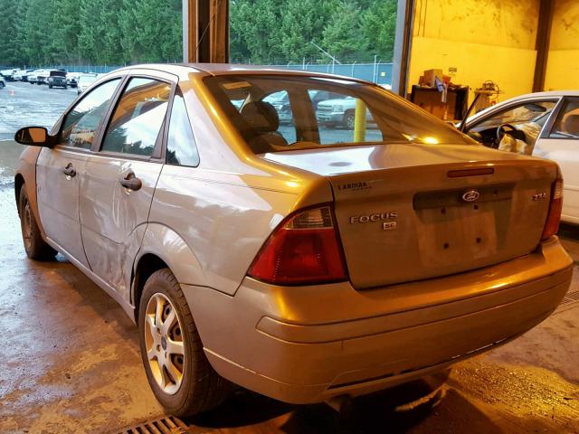 1FAFP34N95W191814 - 2005 FORD FOCUS ZX4 GOLD photo 3