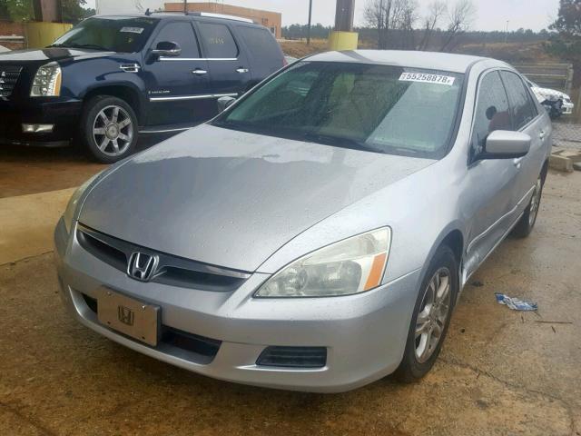 1HGCM56376A088677 - 2006 HONDA ACCORD SE SILVER photo 2