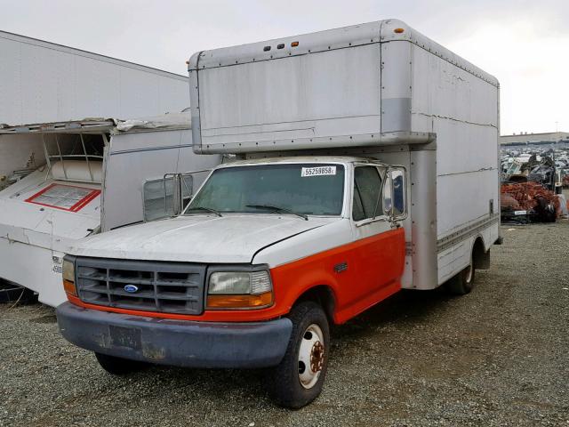 1FDKF37G9TEB00516 - 1996 FORD F350 WHITE photo 2