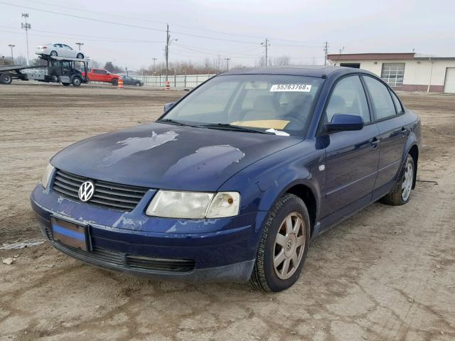 WVWMD23B4YP296271 - 2000 VOLKSWAGEN PASSAT GLS BLUE photo 2