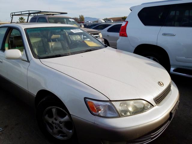 JT8BF22G4V0033960 - 1997 LEXUS ES 300 WHITE photo 1