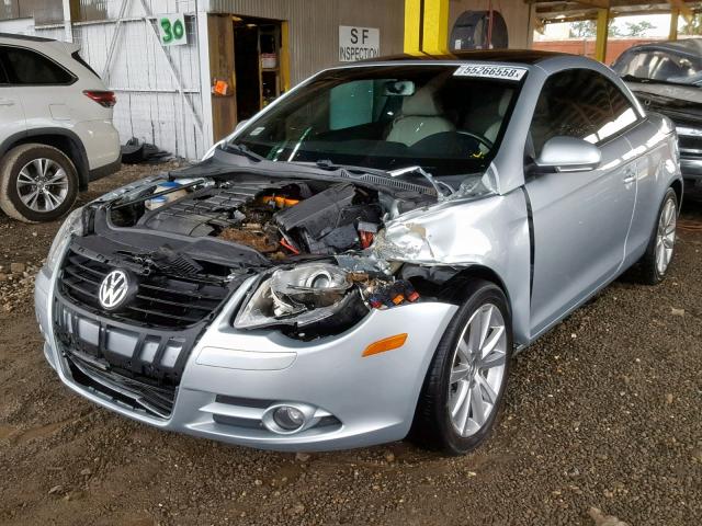 WVWBA71FX7V037636 - 2007 VOLKSWAGEN EOS 2.0T SILVER photo 2