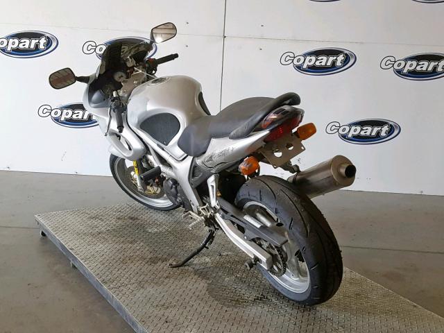 JS1VP52A022101108 - 2002 SUZUKI SV650 S SILVER photo 3