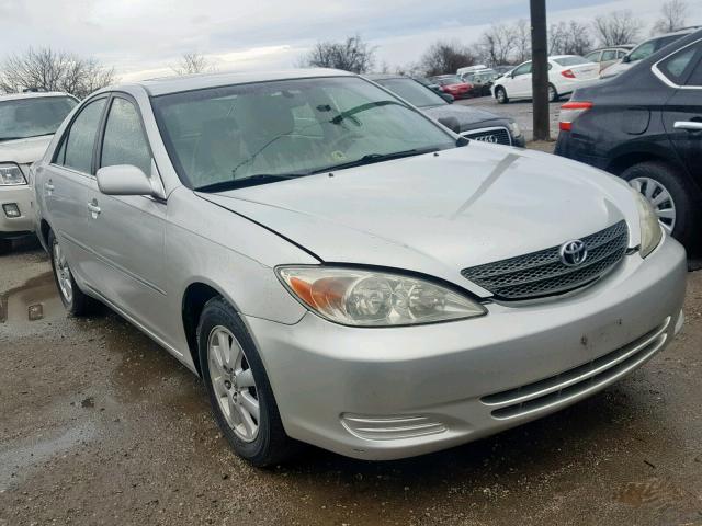 JTDBF30K020004529 - 2002 TOYOTA CAMRY LE SILVER photo 1