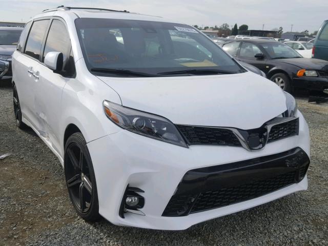 5TDXZ3DC8JS949157 - 2018 TOYOTA SIENNA SE WHITE photo 1