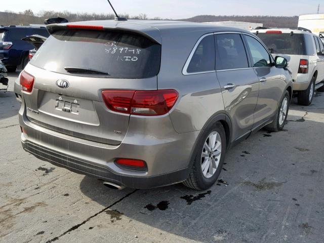 5XYPG4A58KG475100 - 2019 KIA SORENTO LX SILVER photo 4