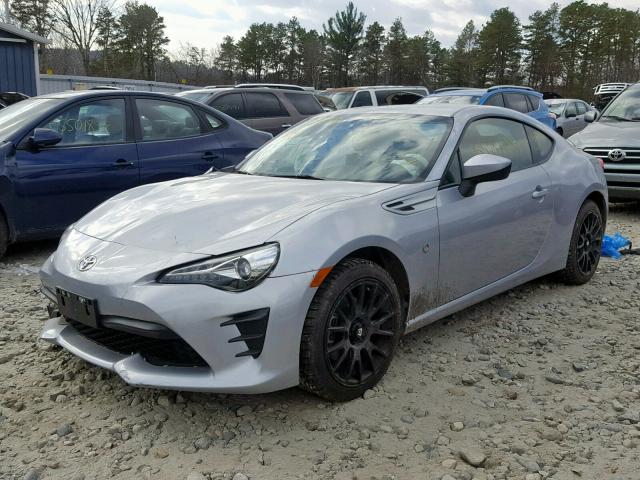 JF1ZNAA15H8705742 - 2017 TOYOTA 86 BASE SILVER photo 2