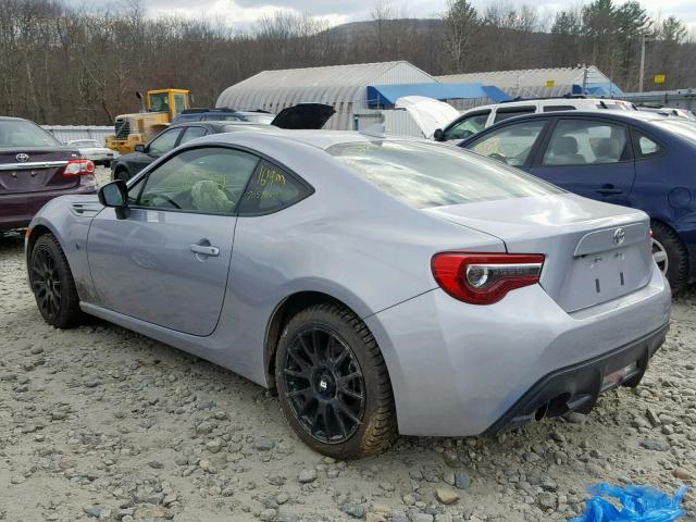 JF1ZNAA15H8705742 - 2017 TOYOTA 86 BASE SILVER photo 3