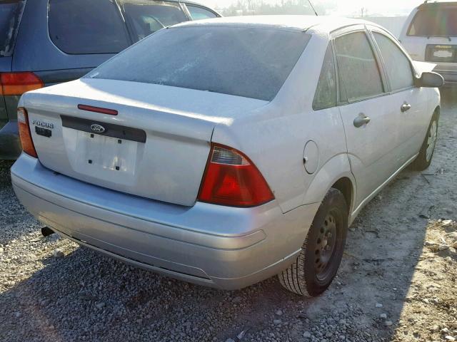 1FAFP34N07W315293 - 2007 FORD FOCUS ZX4 SILVER photo 4