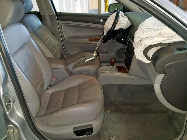 WVWWH63B12E100651 - 2002 VOLKSWAGEN PASSAT GLX 银色 照片 5