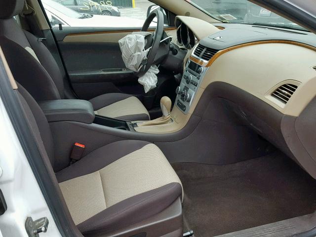 1G1ZC5EB0AF166385 - 2010 CHEVROLET MALIBU 1LT თეთრი ფოტო 5