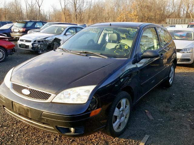 1FAHP31N07W207270 - 2007 FORD FOCUS SES BLACK photo 2