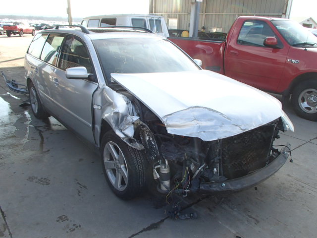 WVWWH63B44E137440 - 2004 VOLKSWAGEN PASSAT GLX 银色 照片 1