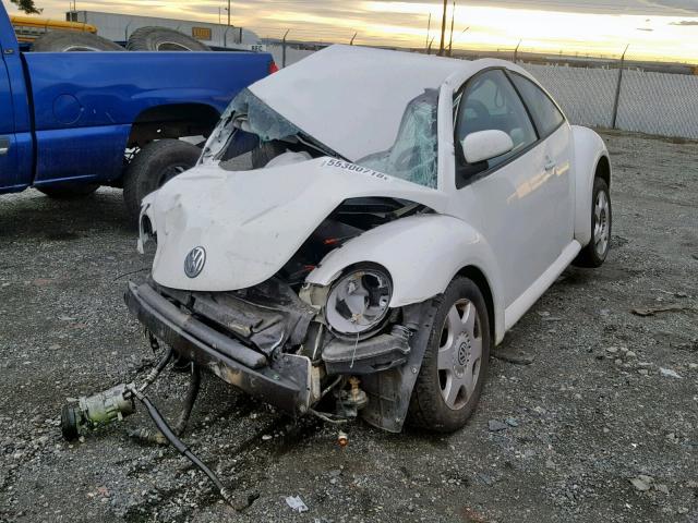 3VWBB61C7WM006797 - 1998 VOLKSWAGEN NEW BEETLE WHITE photo 2