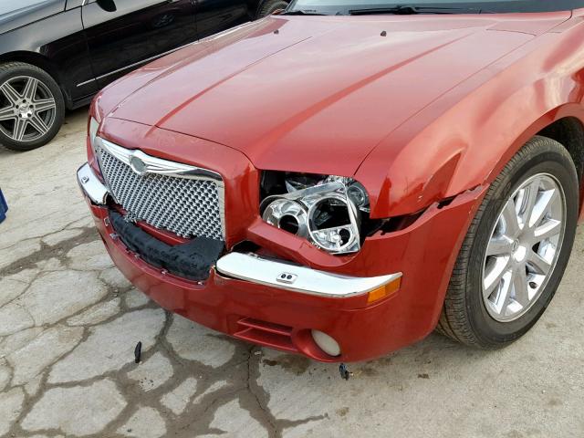 2C3KA63H46H490798 - 2006 CHRYSLER 300C RED photo 9