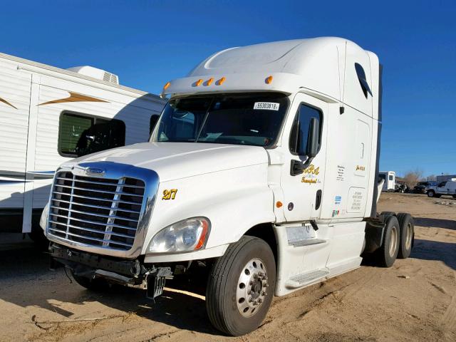 3AKJGLDV7DSFF7947 - 2013 FREIGHTLINER CASCADIA 1 WHITE photo 2