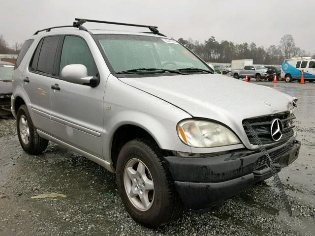 4JGAB54E9YA201317 - 2000 MERCEDES-BENZ ML 320 SILVER photo 1