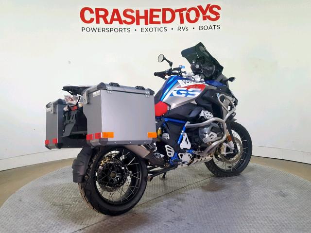 WB10A6104HZ655491 - 2017 BMW R1200 GS BLUE photo 8