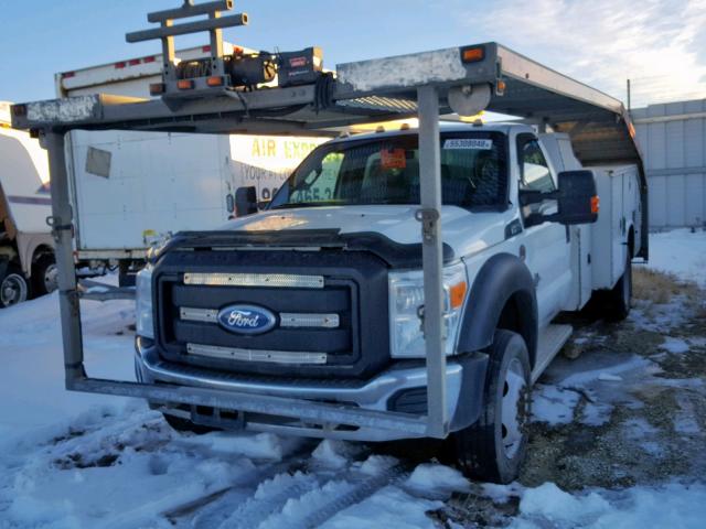 1FDUF5GT6BEA86588 - 2011 FORD F550 SUPER WHITE photo 2