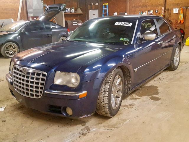 2C3JA63H15H111122 - 2005 CHRYSLER 300C BLUE photo 2