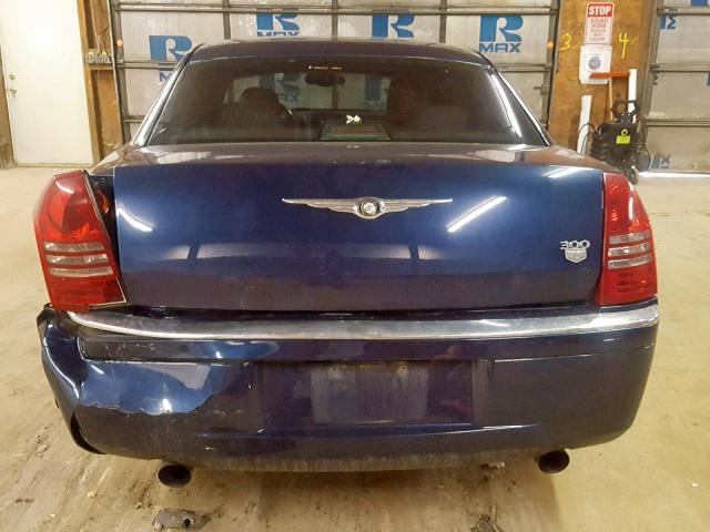 2C3JA63H15H111122 - 2005 CHRYSLER 300C BLUE photo 9