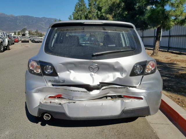 JM1BK344081840979 - 2008 MAZDA 3 HATCHBAC SILVER photo 9