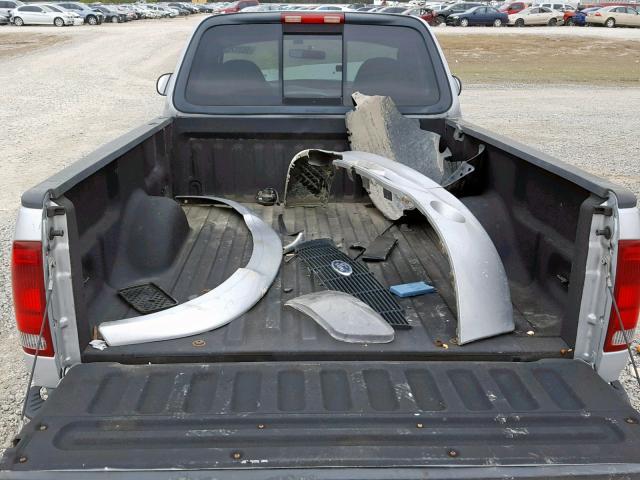 2FTRF17234CA66706 - 2004 FORD F-150 HERI SILVER photo 9