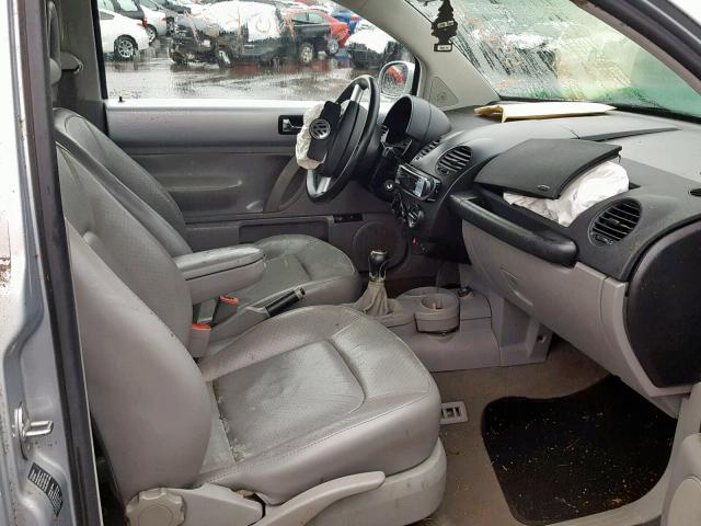 3VWCB21C32M411076 - 2002 VOLKSWAGEN NEW BEETLE Gümüş foto 5