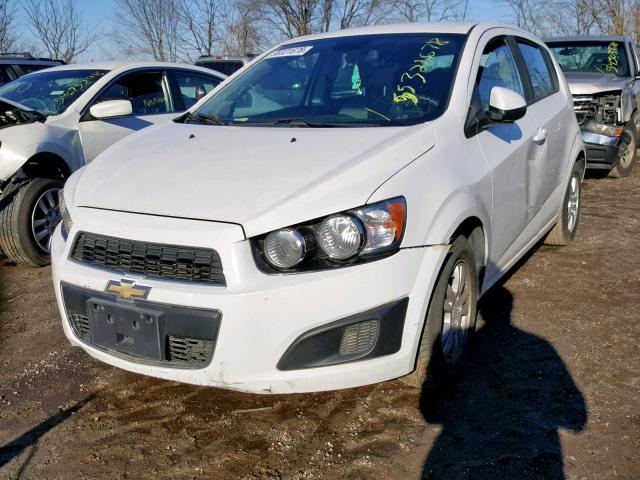 1G1JA6SH4C4164056 - 2012 CHEVROLET SONIC LS WHITE photo 2