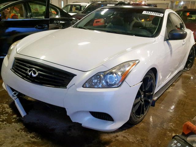 JNKCV64F99M652605 - 2009 INFINITI G37 WHITE photo 2