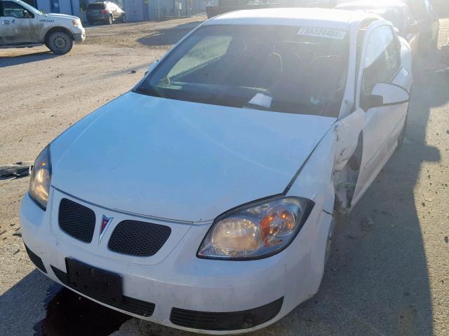 1G2AL15FX77232349 - 2007 PONTIAC G5 WHITE photo 2