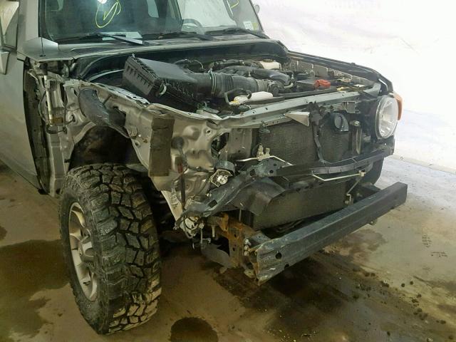 JTEBU4BF2CK135412 - 2012 TOYOTA FJ CRUISER SILVER photo 9